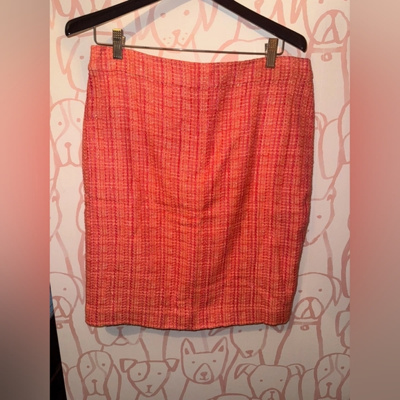 Chic Pink Tweed Skirt - Picture 1 of 3